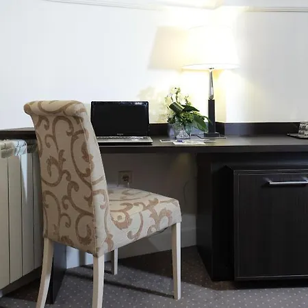 Booking Rooms 3*